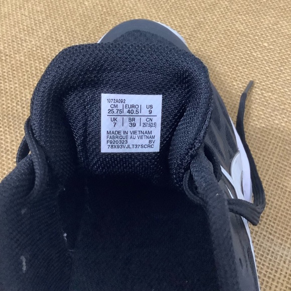 ASICS Gel -Tactic 12 Women’s Black Sneakers Size 9 US - Picture 15 of 15